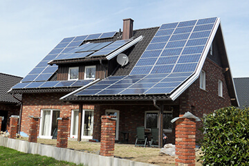 Osztott fázisú inverter otthoni napelemes rendszerhez